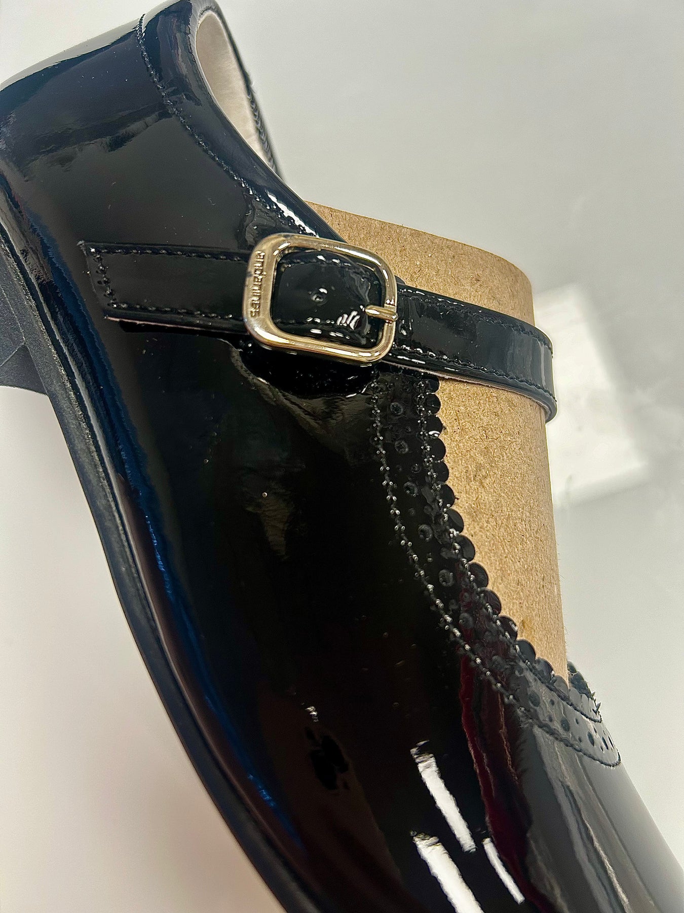 Andanines Girls Black Patent Mary Janes With Scallop Edging Andanines Girls Black Patent Mary Janes With Scallop Edging