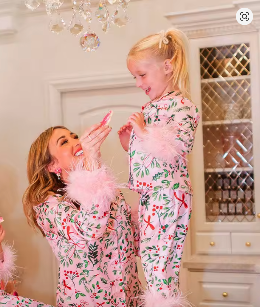 Christmas Womens Pink Misletoe & Bows Pyjamas