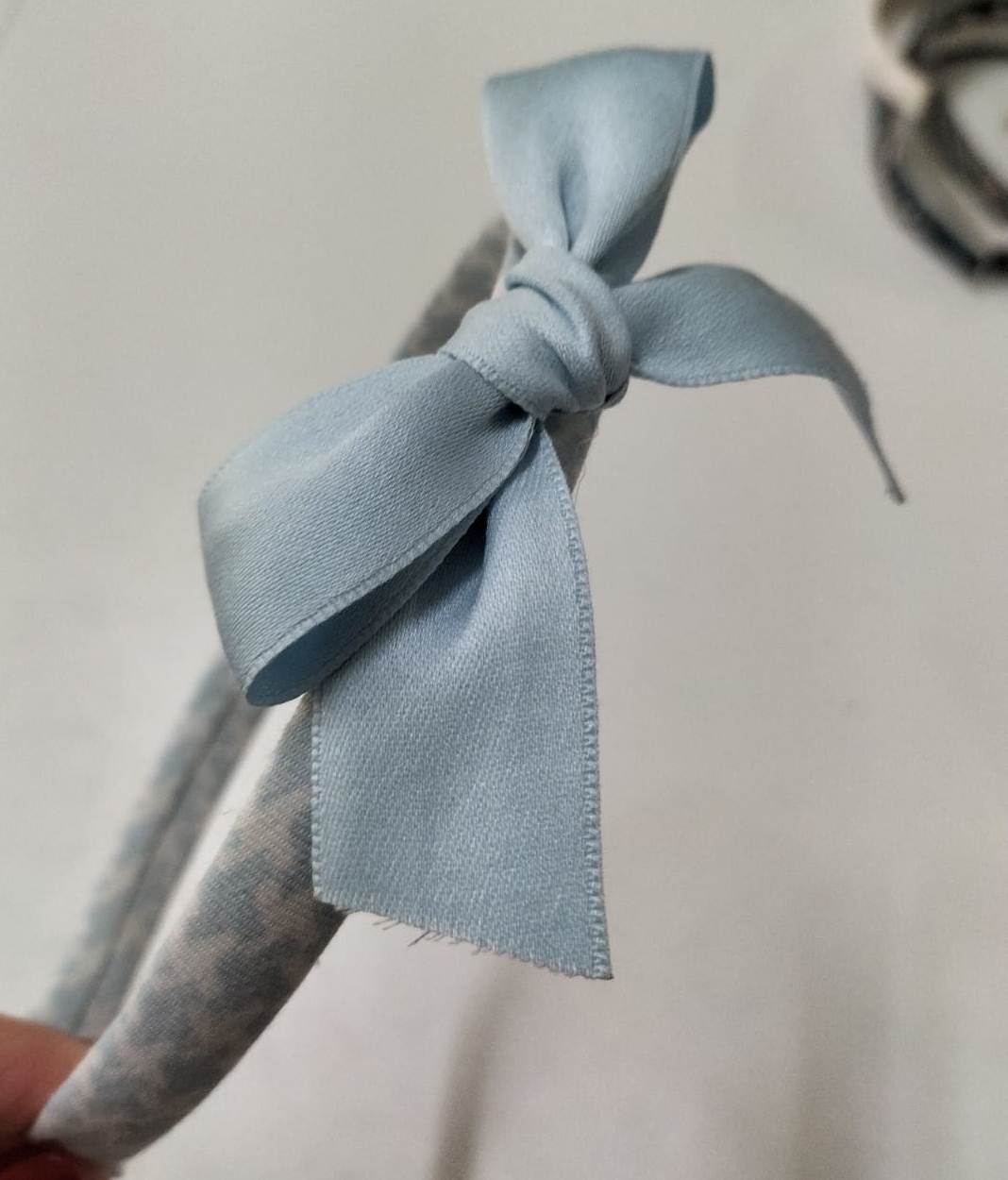 AW22 Rochy Girls Blue & White Dogtooth Bow Hairband